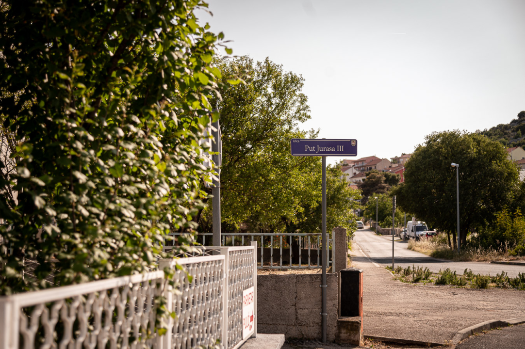 FOTO Ulica ugodna za život: Putem Jurasa i dalje dominira ogromni Tuđmanov kip