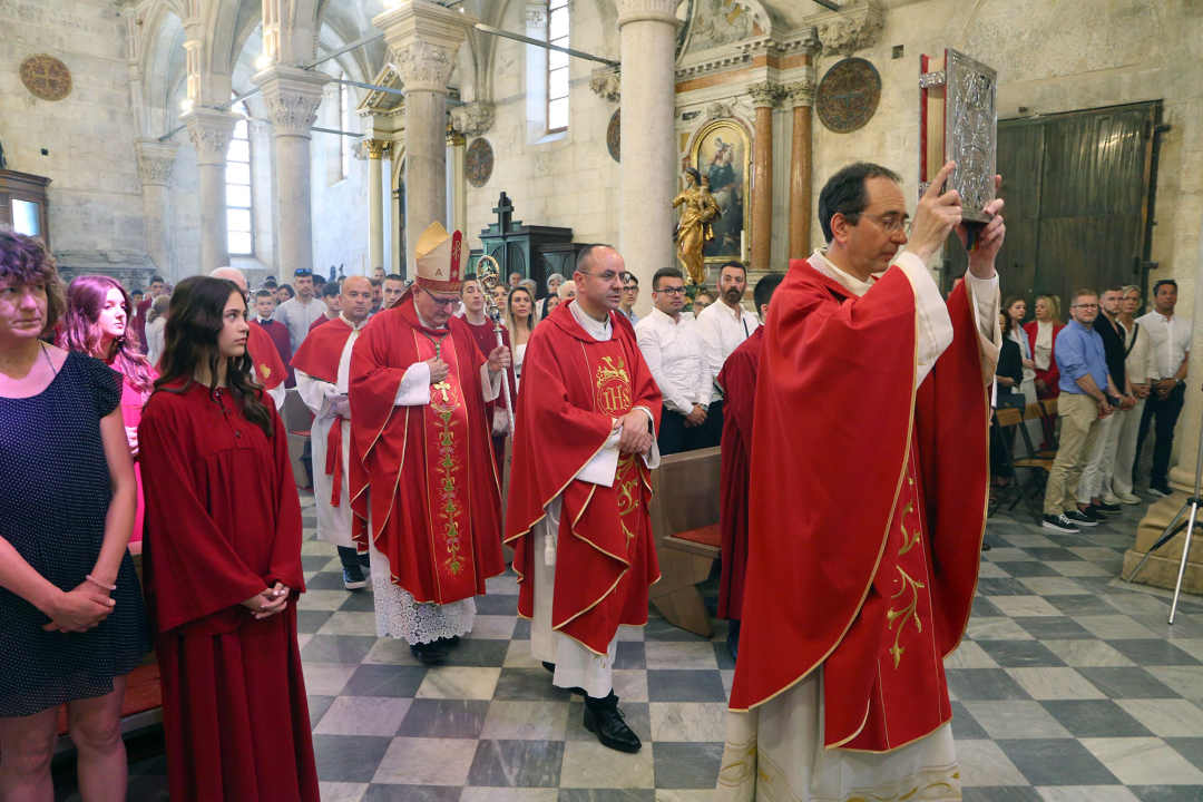 Svečano proslavljena svetkovina Duhova u katedrali sv. Jakova