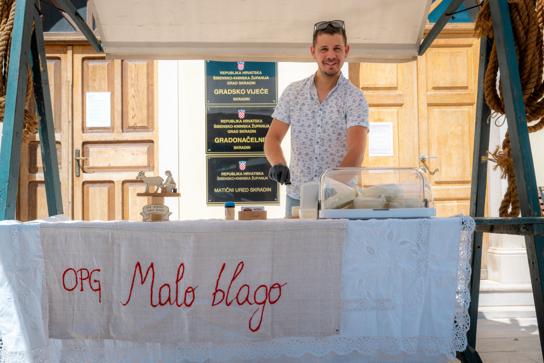Bobi, vino i kolo: Skradinska marenda spojila tradiciju, glazbu i mirise domaće kuhinje