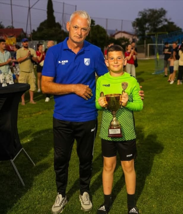 FOTO Ekipa Šibenika U11 prva na tribunjskom, četvrta na drniškom turniru