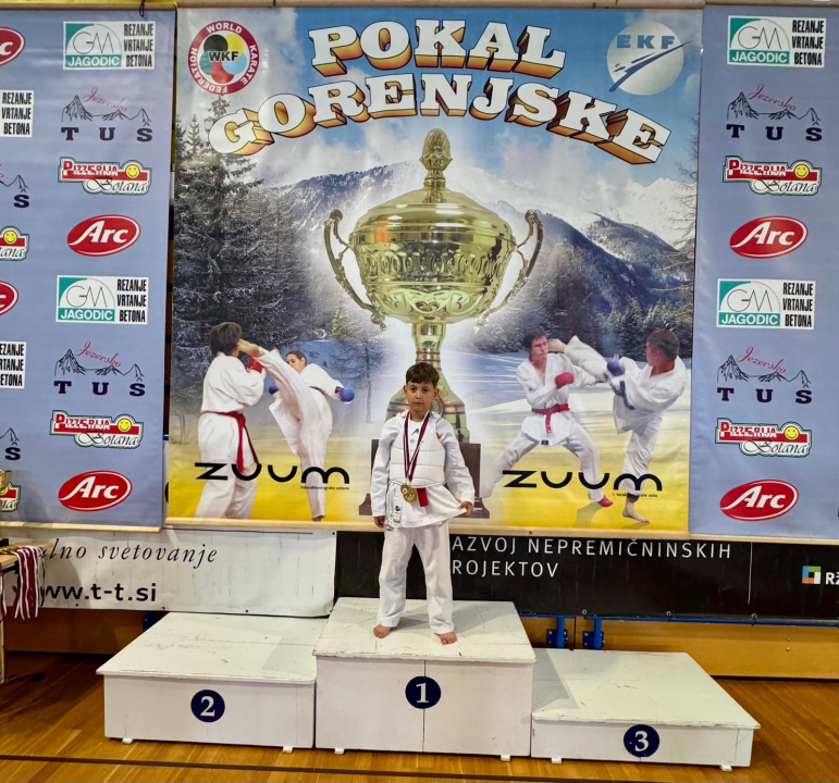 FOTO Karateke Phoenixa iz Šenčura donijele u Murter 14 individualnih i dvije ekipne nagrade