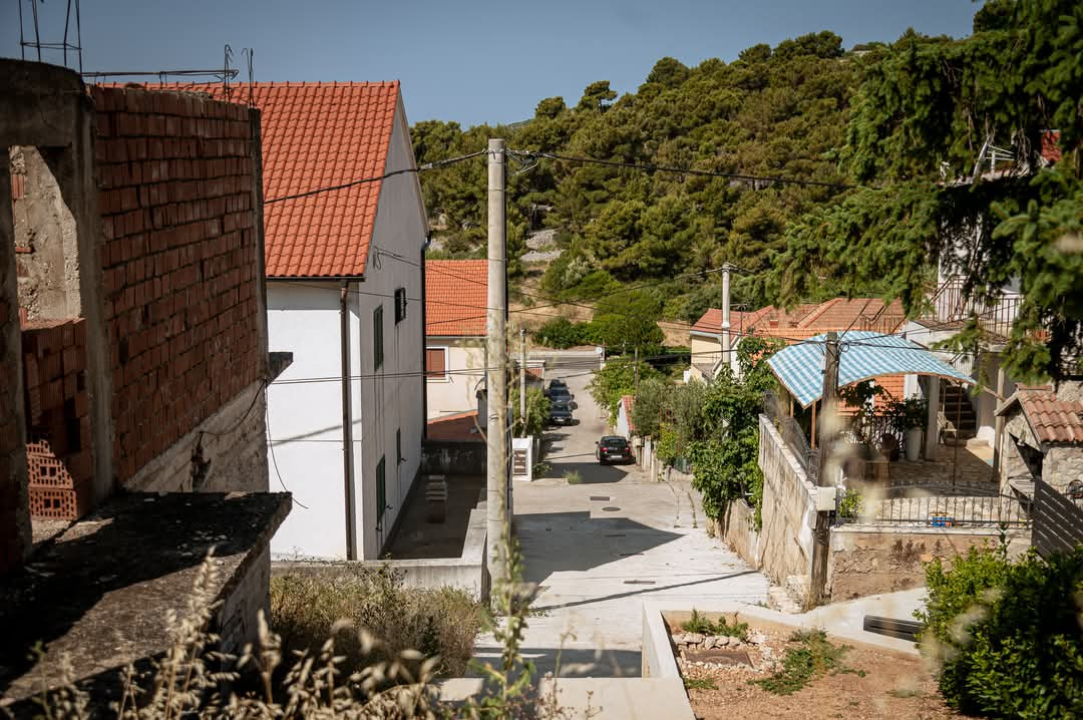 Nekretnine u Njivicama sve traženije, grad planira čvorove za lakši ulaz u Šibenik