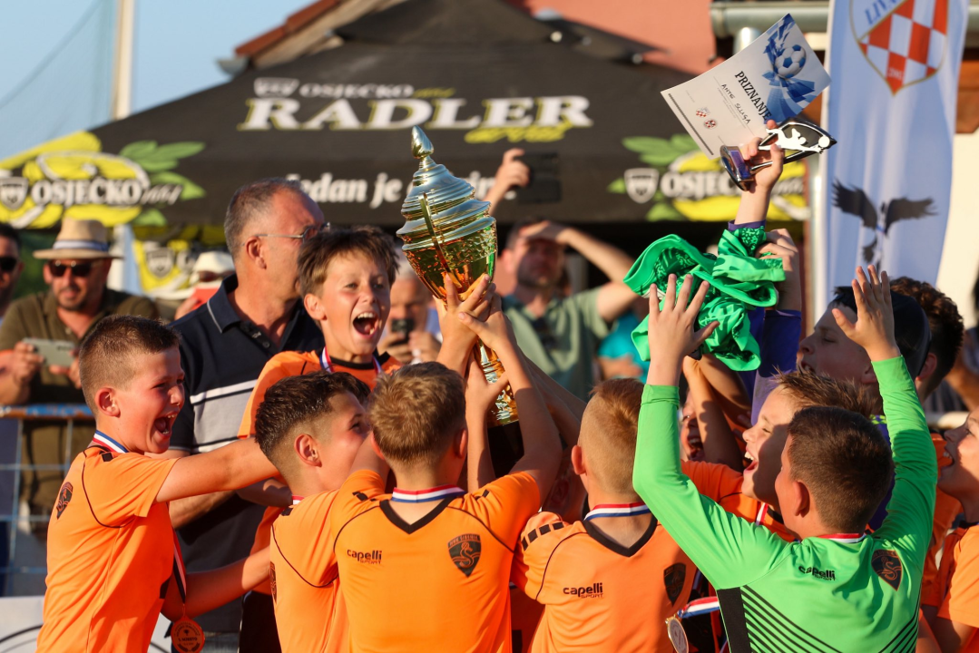 FOTO Nogometaši Šibenika U11 osvojili jaki međunarodni turnir u Livani