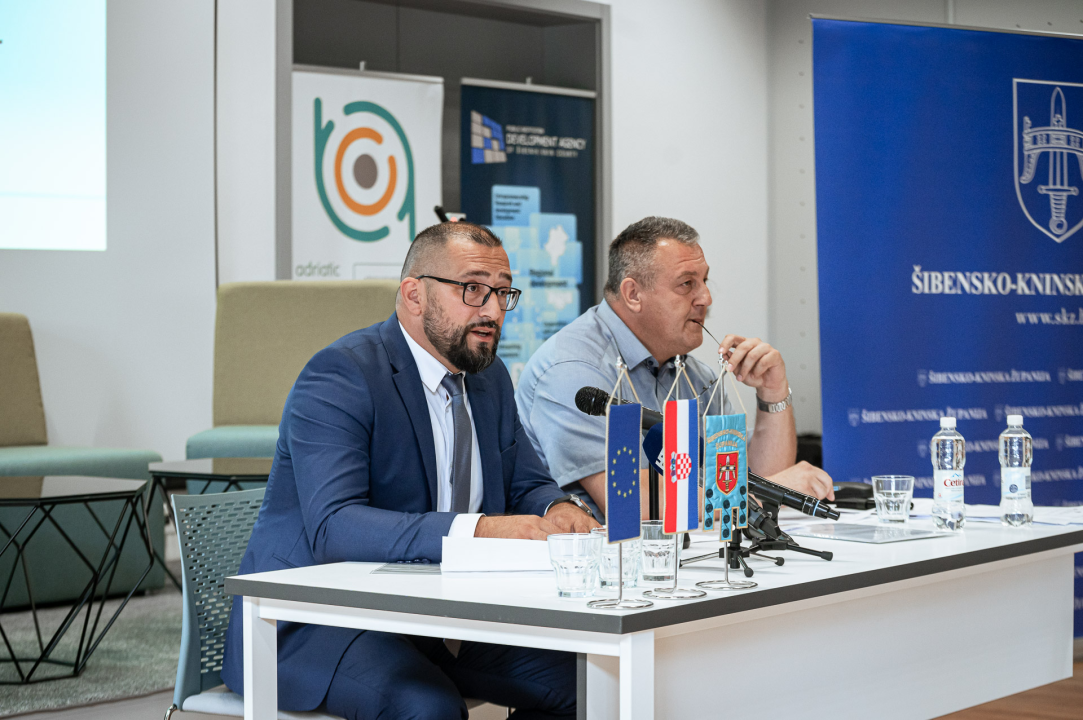 FOTO Ante Galić predsjednik Županijske skupštine, Baranović i Gulam potpredsjednici. Potonjeg Petrina nazvao izdajnikom: 'To je talog i gnjida društva'