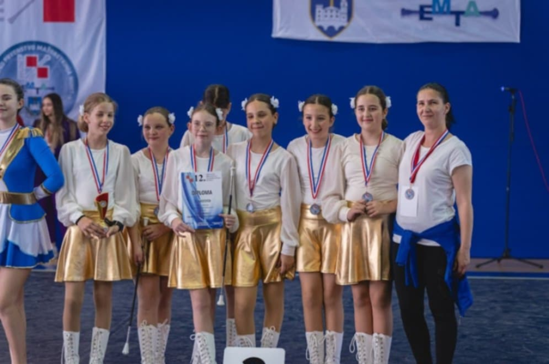 Primoštenske mažoretkinje