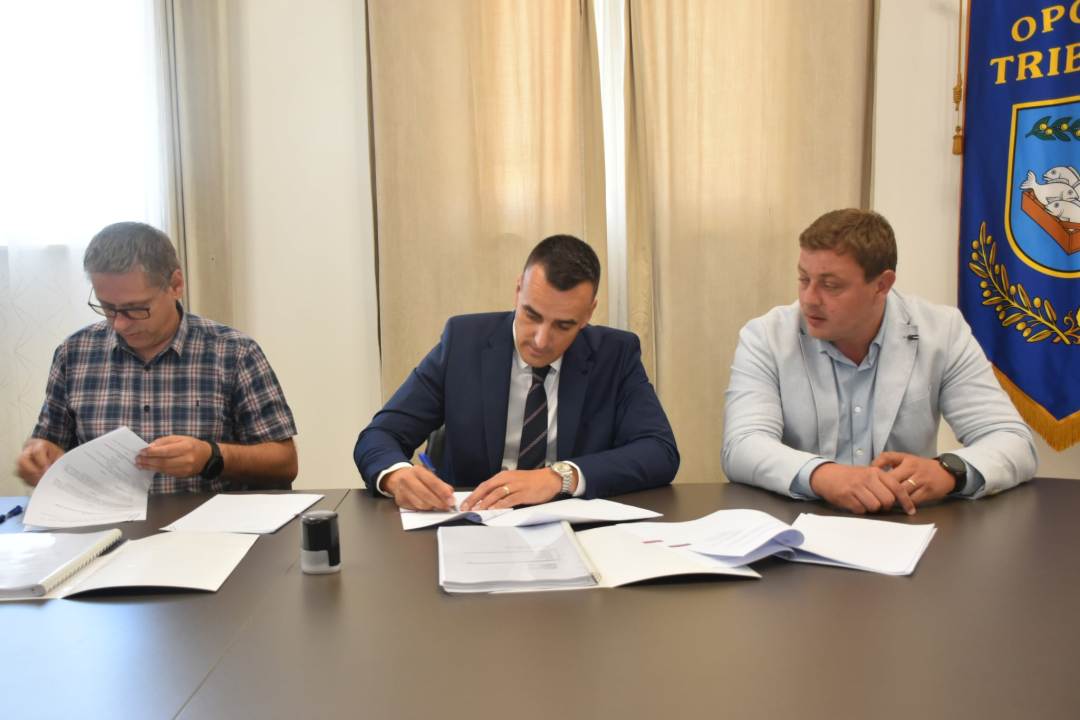 Potpisan ugovor za rekonstrukciju i dogradnju Područne škole u Tribunju 