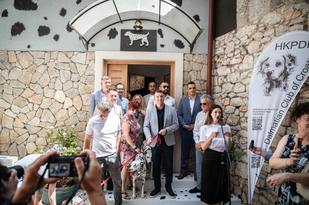 Otvorena Kuća dalmatinskog psa