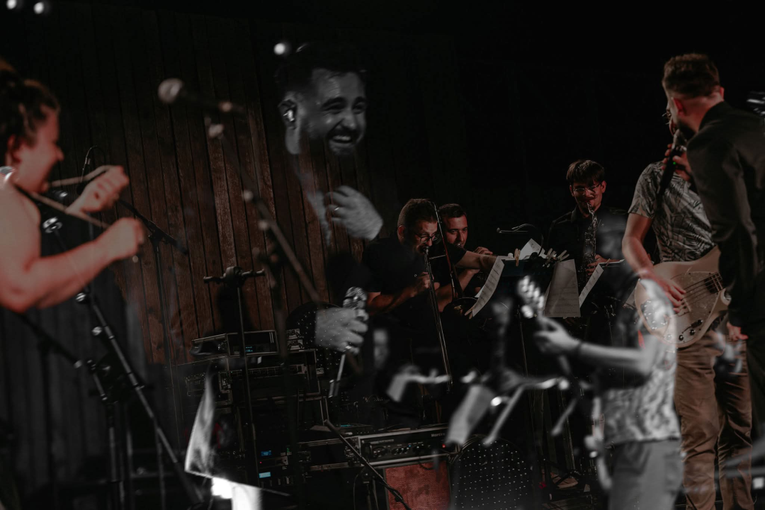 Večer za pamćenje: Matija Cvek & The Funkensteins rasplesali publiku na Tvrđavi sv. Mihovila