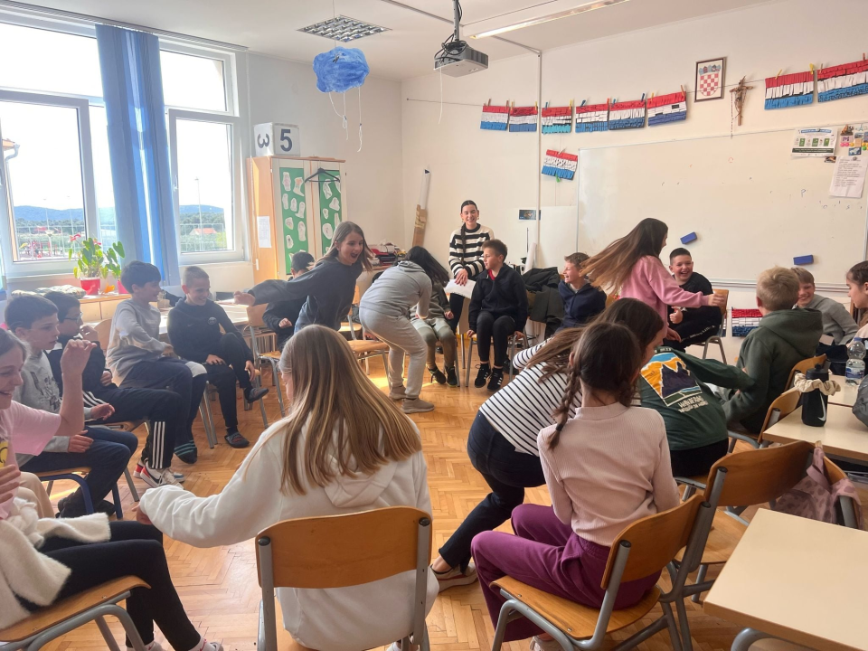 Učenici Katoličke škole u Šibeniku 'Zavrtjeli krug promjena'