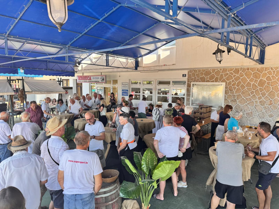 Pirovac oduševio prvom Marendom: Domaći okusi, tradicija i sjajna atmosfera