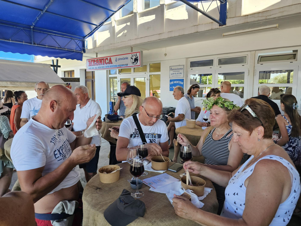 Taste like...marenda u Pirovcu