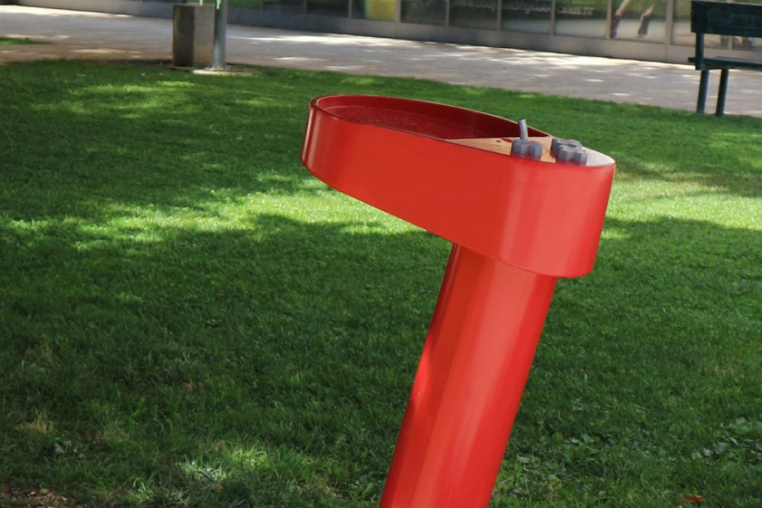 FOTO Postavljeno svih deset javnih špina na području grada Šibenika: 'Ojačane su i ne mogu se više tako lako razbiti'