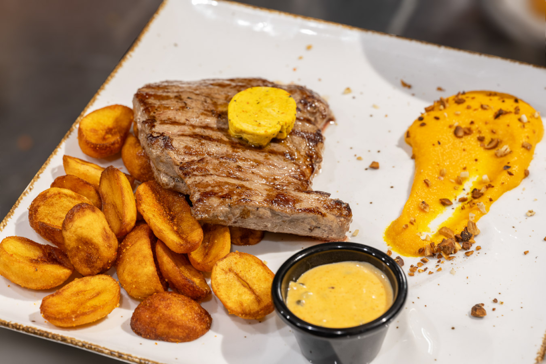 Savršeno jutro u srcu Šibenika: Brunch na terasi s najljepšim pogledom na Kanal sv. Ante