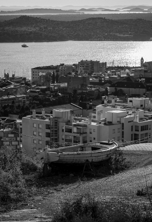 Na brdu iznad Šibenika: Mažurice s pogledom na grad, mirom i zajedništvom