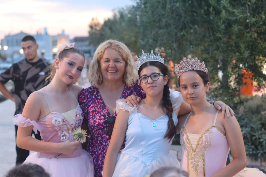 Šibenčanka Meri Višnjić i njene balerine  u Tribunju stvaraju bajku