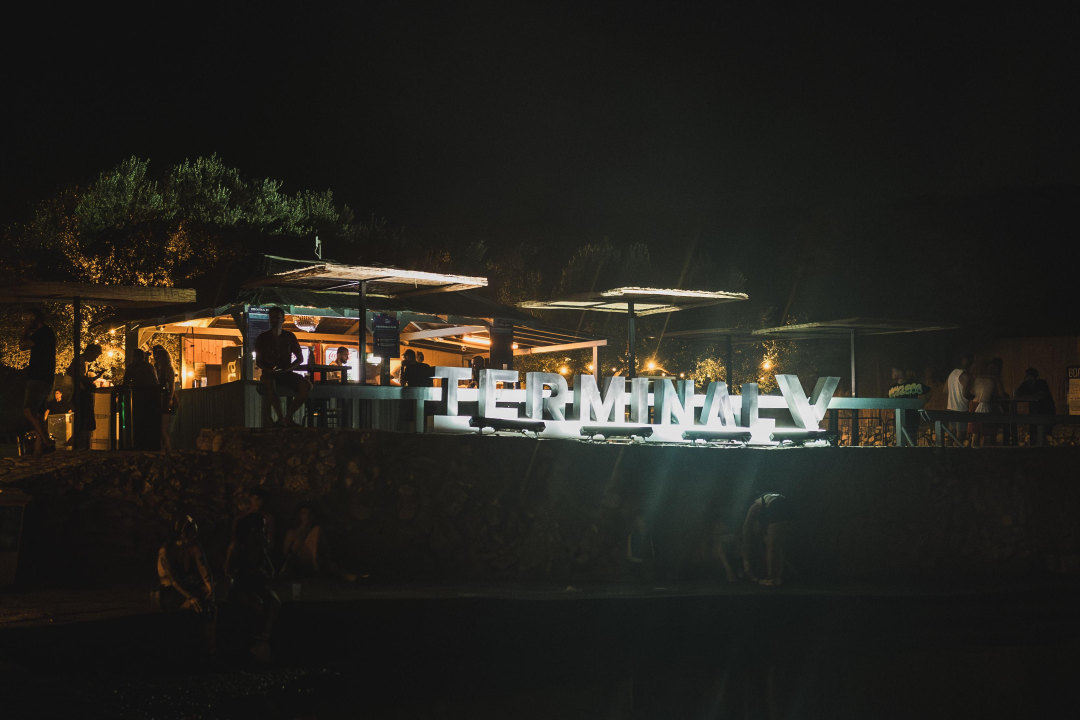 Tisno postaje epicentar elektroničke glazbe: Počinje Terminal V Croatia