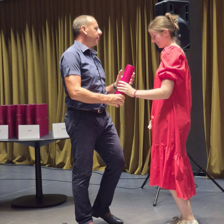 Maturantima šibenske gimnazije dodijeljene svjedodžbe i potvrde o položenoj maturi