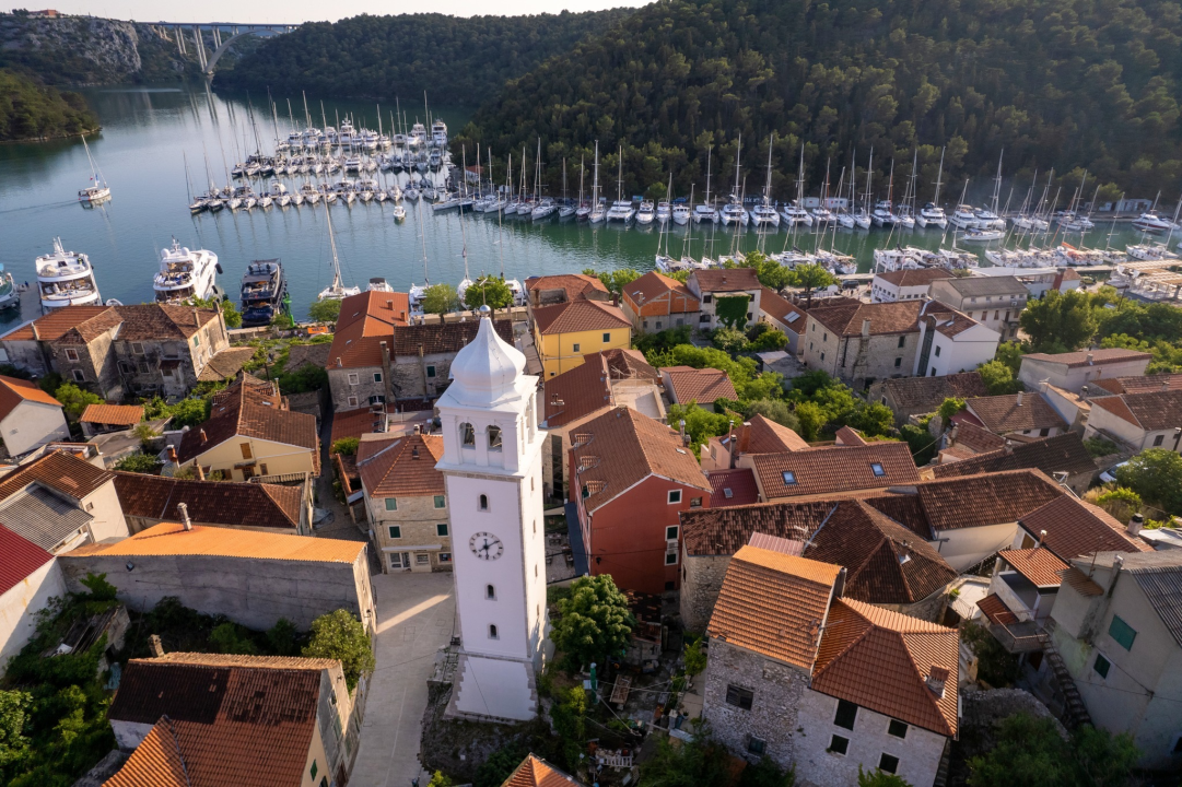 FOTO: Skradin vas čeka: Tjedan smijeha, glazbe i kazališta pod zvijezdama