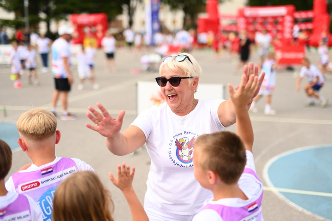 FOTO Na Plazma Sportskim igrama mladih 2 tisuće djece - pristigli sudionici iz naše županije
