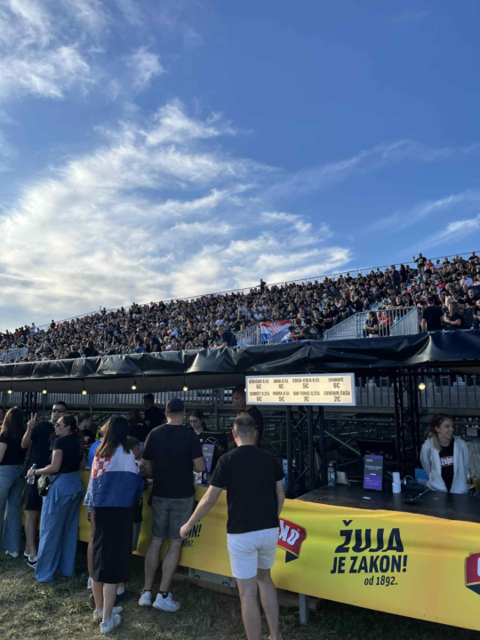 FOTO Thompsonovi obožavatelji preplavili Sinj, među njima i brojni Šibenčani