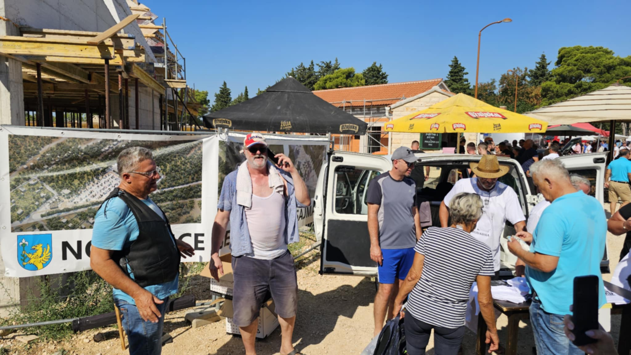 Ni vrućine nisu spriječile masu ljudi da obilježe 'sveti deseti'