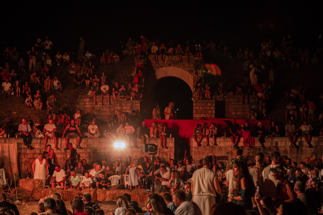 FOTO Spektakularne Burnumske ide spojile povijesti, umjetnosti i glazbe pod zvjezdanim nebom