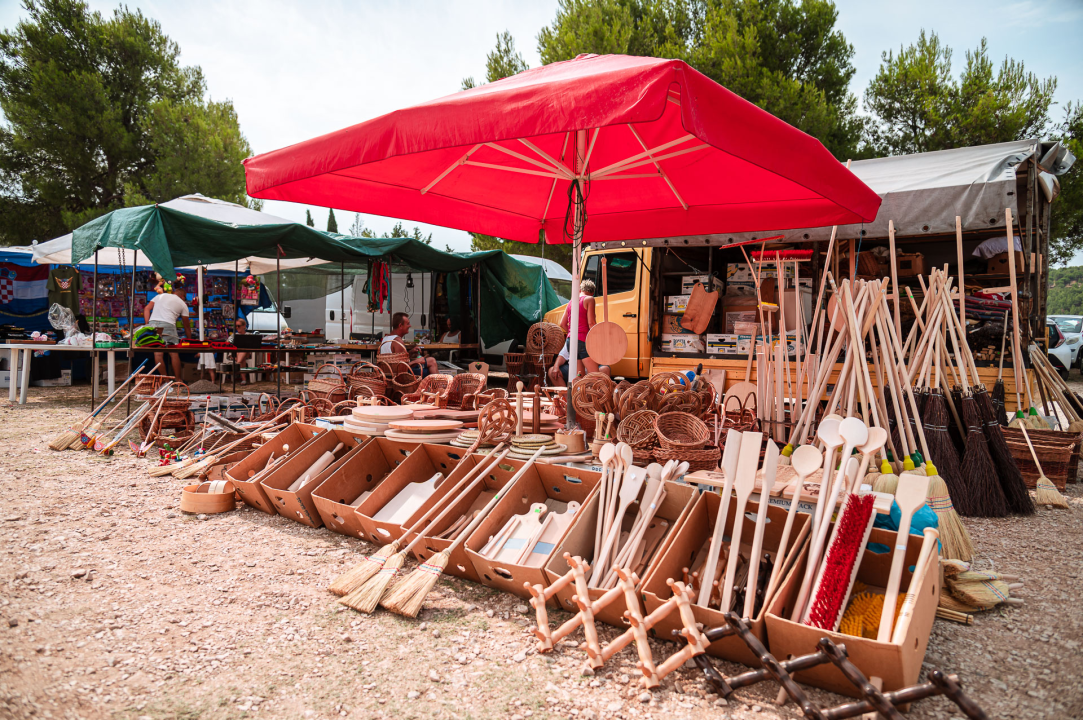 FOTO Blagdan Velike Gospe u Vrpolju: Brojni vjernici okupili su se jutros na svečanom misnom slavlju
