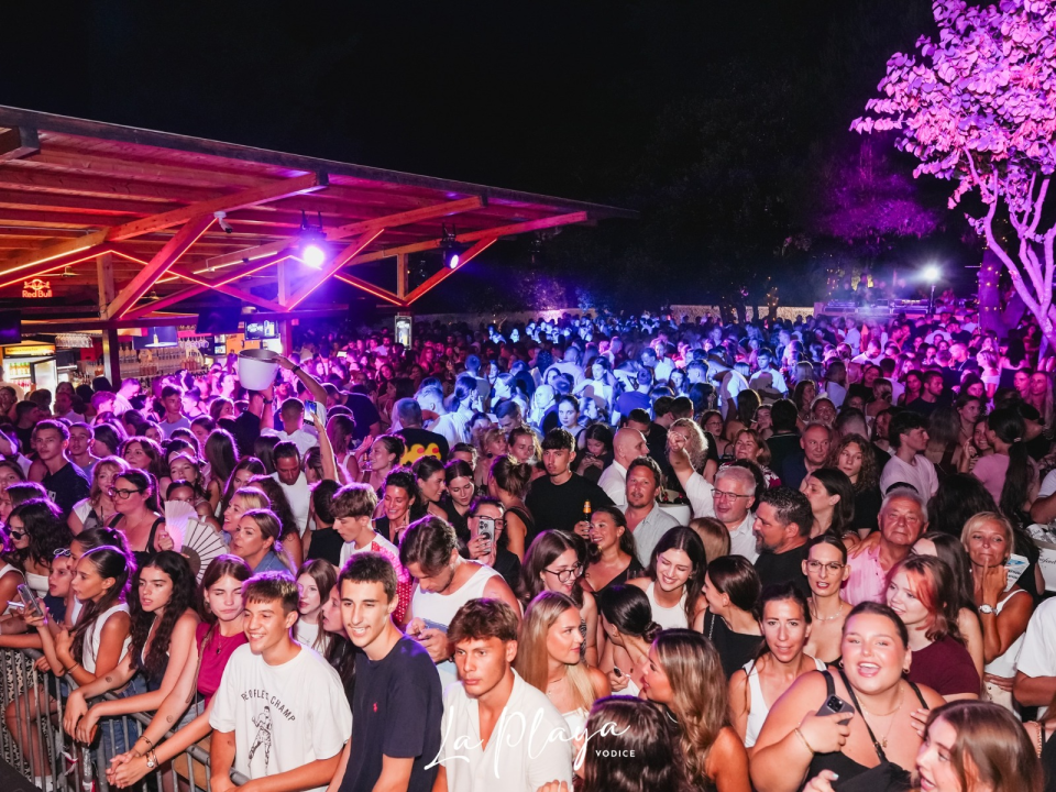 FOTO Željko Bebek u subotu priprema veliki koncertni spektakl u Vodicama