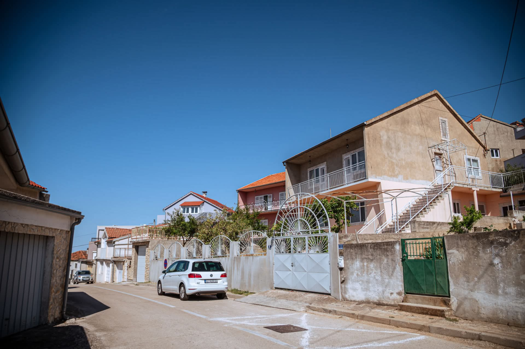 Križ - Od nekadašnjeg pustog brda do obiteljske četvrti