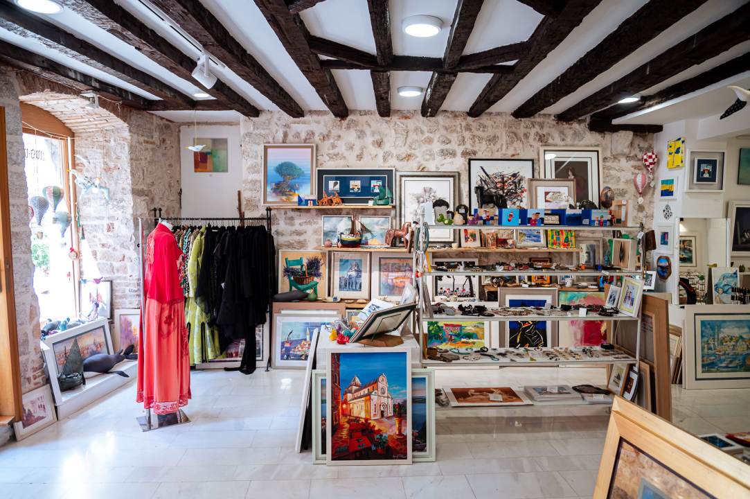 FOTO Rujan u Galeriji Juraj Dalmatinac donosi popuste, unikatne dekorativne komade i nove modne kolekcije!