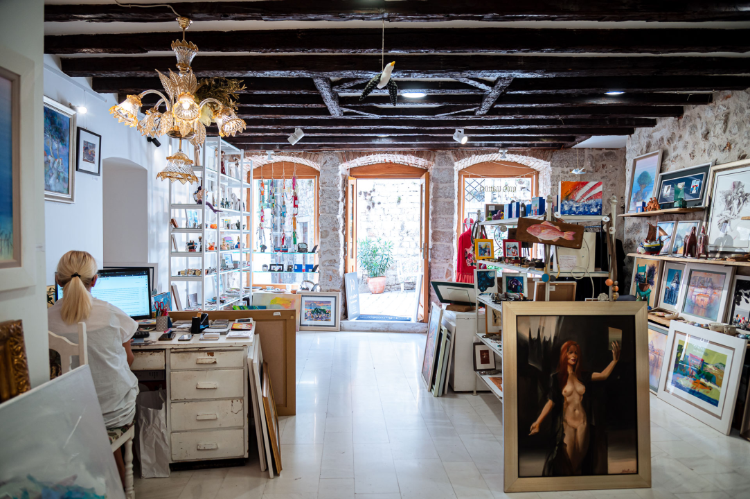 FOTO Rujan u Galeriji Juraj Dalmatinac donosi popuste, unikatne dekorativne komade i nove modne kolekcije!