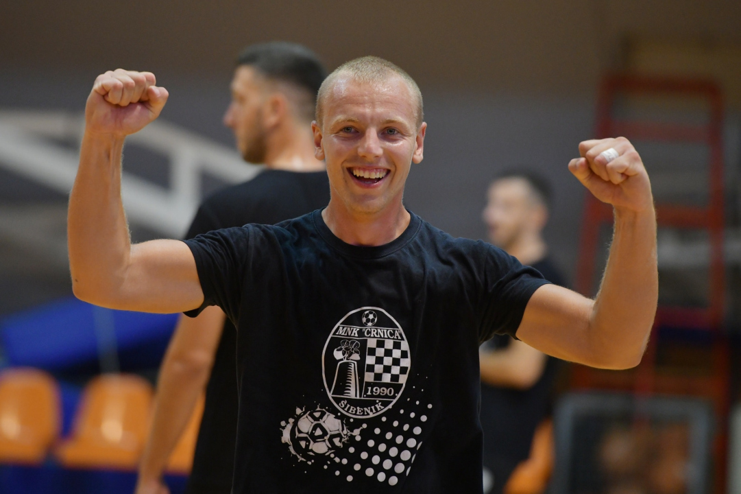 FOTO Na sinoćnjoj prozivci 19 malonogometaša Crnice, u sklopu priprema 'Kup Grada Šibenika'