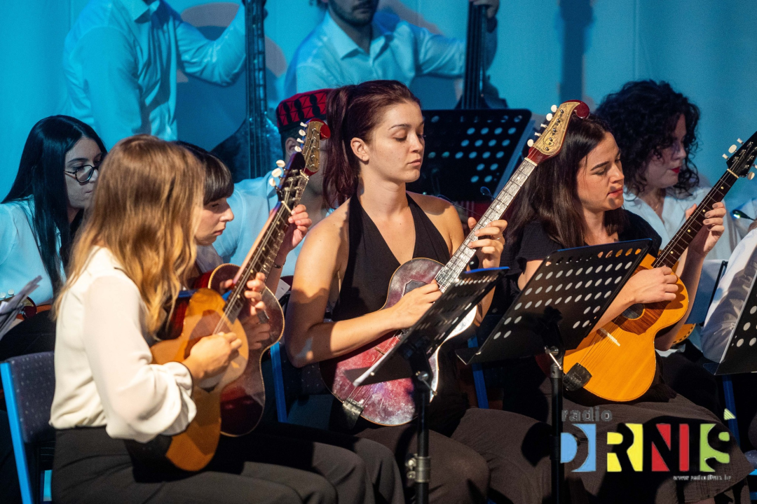 Drniški Tamburaški orkestar obilježio veliki jubilej i prvu memorijalnu večer posvećenu Milki Tomić