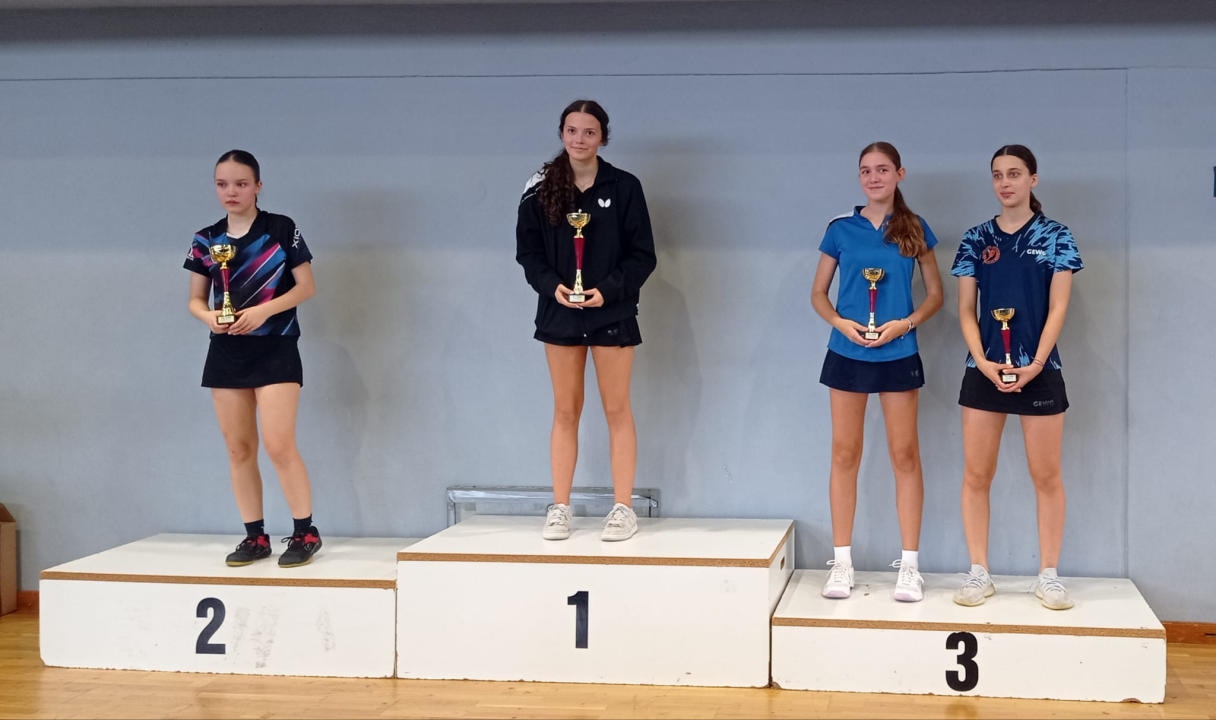 FOTO Šibenske stolnotenisačice u Dugom Selu do dva druga i jednog trećeg mjesta