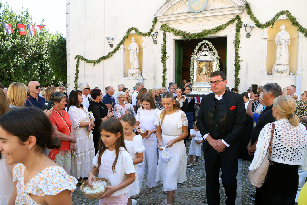 Mala Gospa u Skradinu