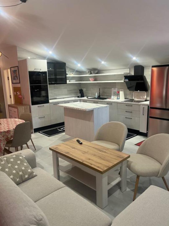 Luksuzna vila u zaleđu Vodica snižena gotovo 300 tisuća eura