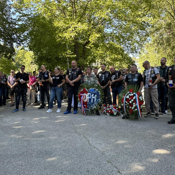 FOTO Tristotinjak bajkera iz cijele Hrvatske sudjelovalo u humanitarnom moto defileu povodom obilježavanja Rujanskog rata