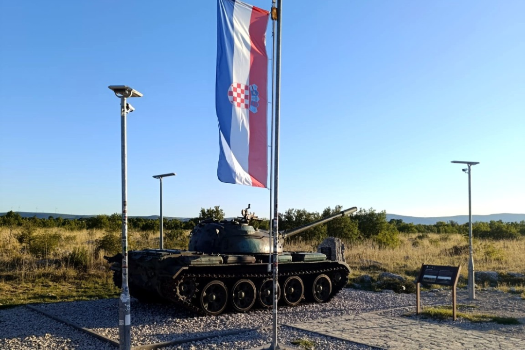 FOTO Odana počast poginulim braniteljima iz Unešića, Mirlović Zagore i Pakova Sela