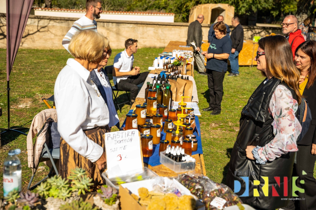 Čuvarice tradicije i stup zajednice: U Pakovom Selu obilježen Svjetski dan seoskih žena