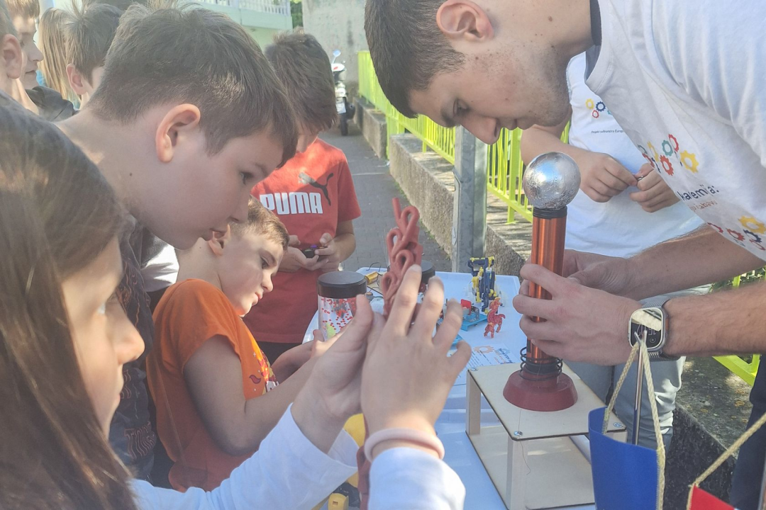 Šibenski osnovnoškolci otkrili čaroliju znanosti uz Teslinu STEM akademiju