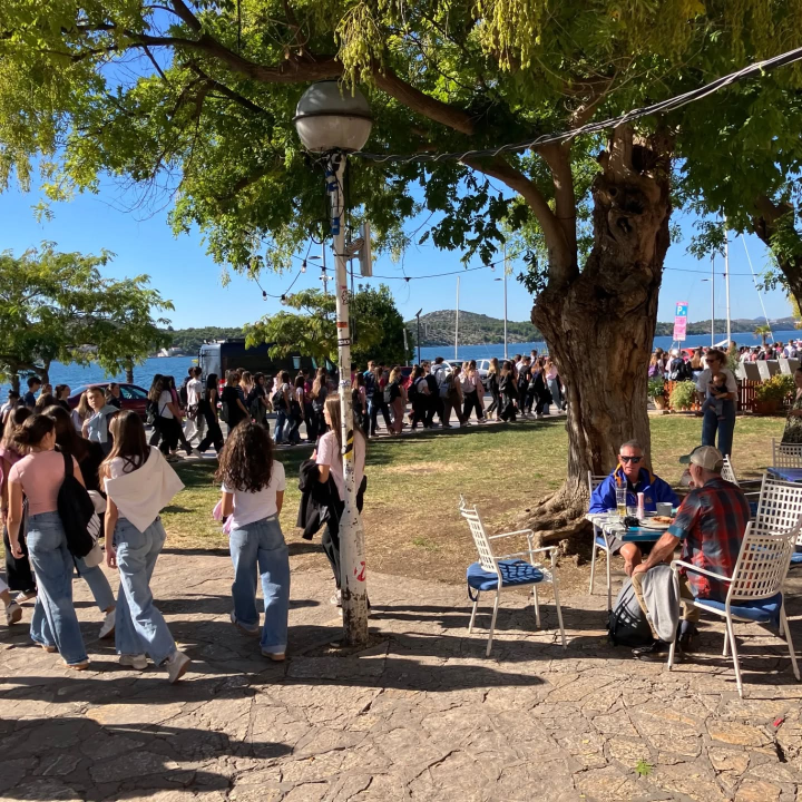 Učenici i nastavnici Gimnazije Antuna Vrančića obilježili Međunarodni dan pješačenja