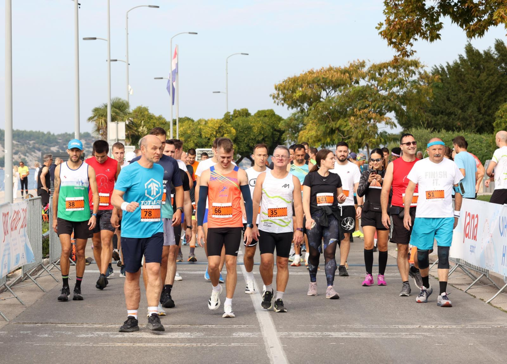 Šibenik trčao u čast Dražena Petrovića: Deseto izdanje ‘Šibenskih deset’ i ‘Draženove četvorke’ okupilo brojne trkače
