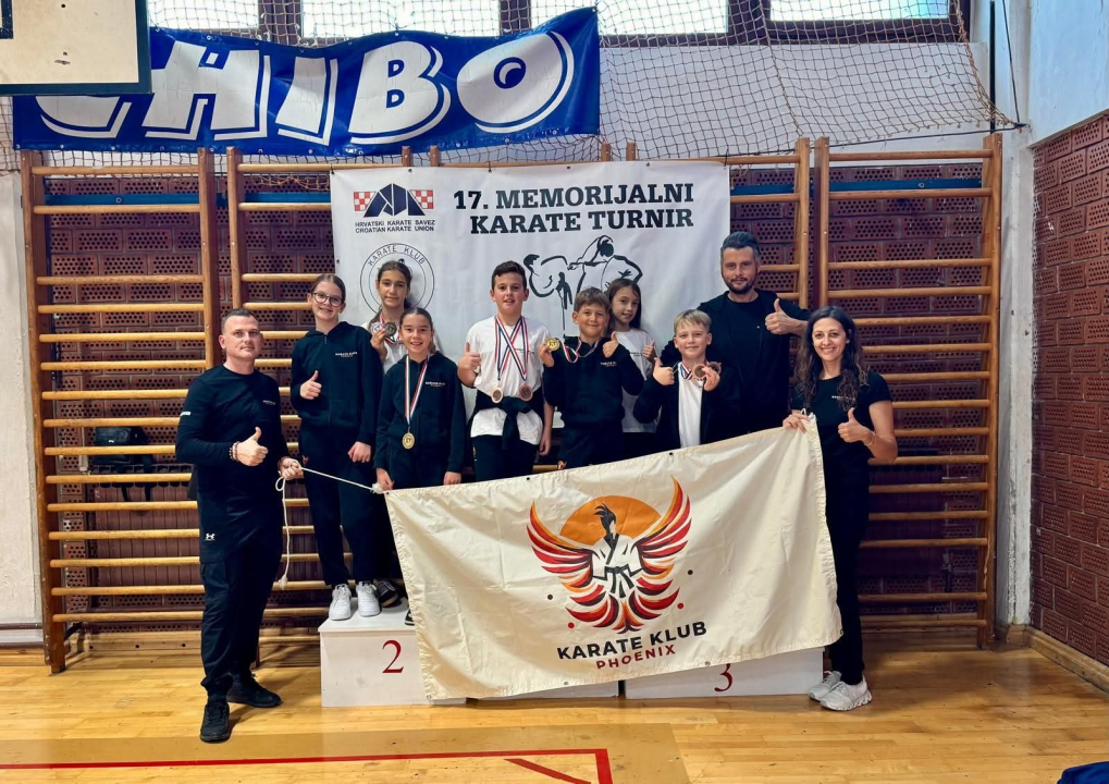 FOTO Vikend pun borbi za Karate klub Phoenix: Sudjelovao na dva turnira, vratio se sa 19 medalja