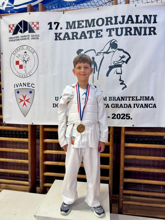 FOTO Vikend pun borbi za Karate klub Phoenix: Sudjelovao na dva turnira, vratio se sa 19 medalja