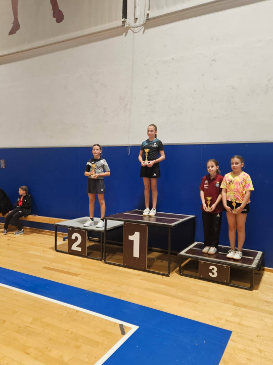 FOTO Dva treća mjesta u Varaždinu za šibenske stolnotenisačice