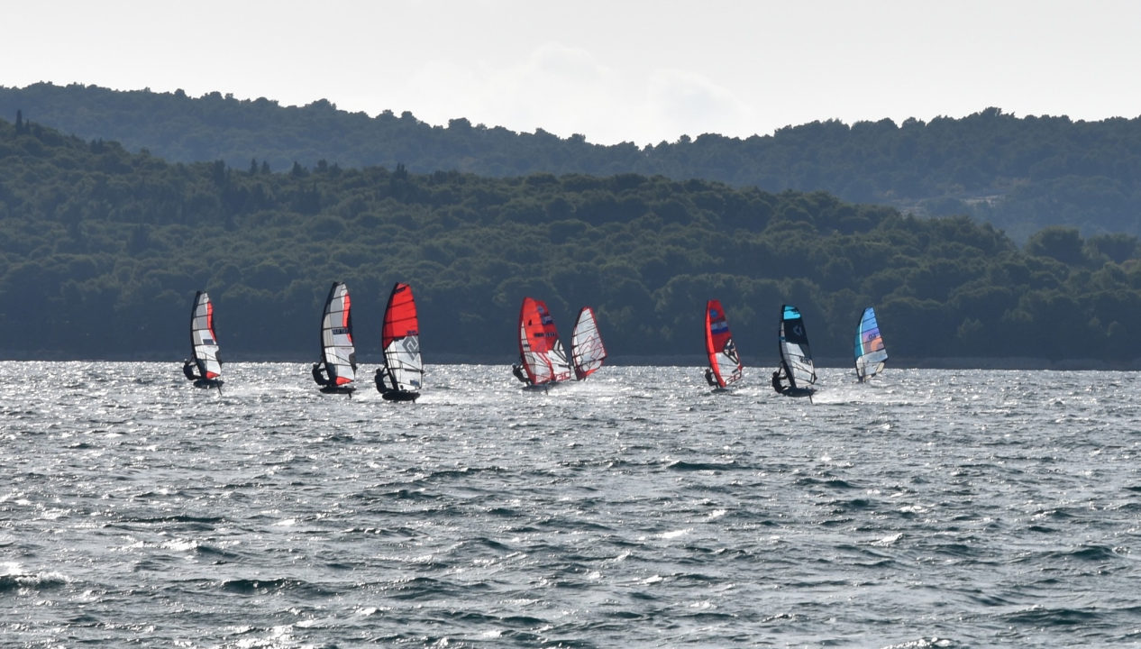 Tradicionalna Jadrijska regata okupila mnoštvo surfera iz Hrvatske i susjedstva