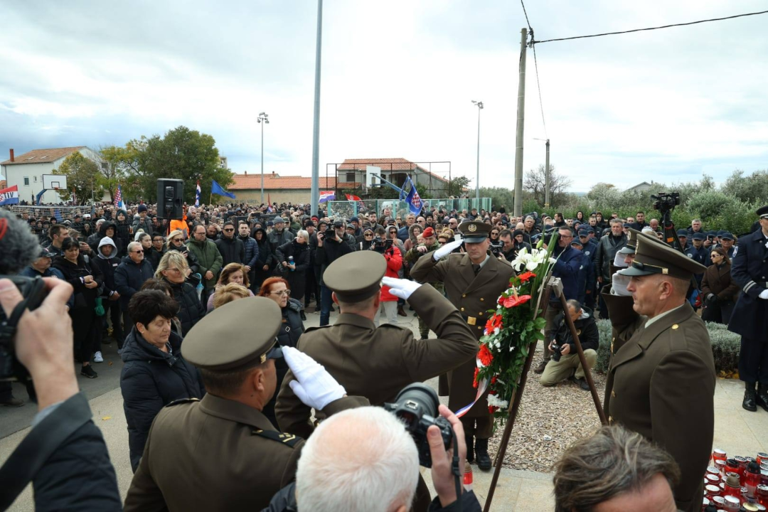 Prigodnim programom obilježena 34. obljetnica stradanja Škabrnje