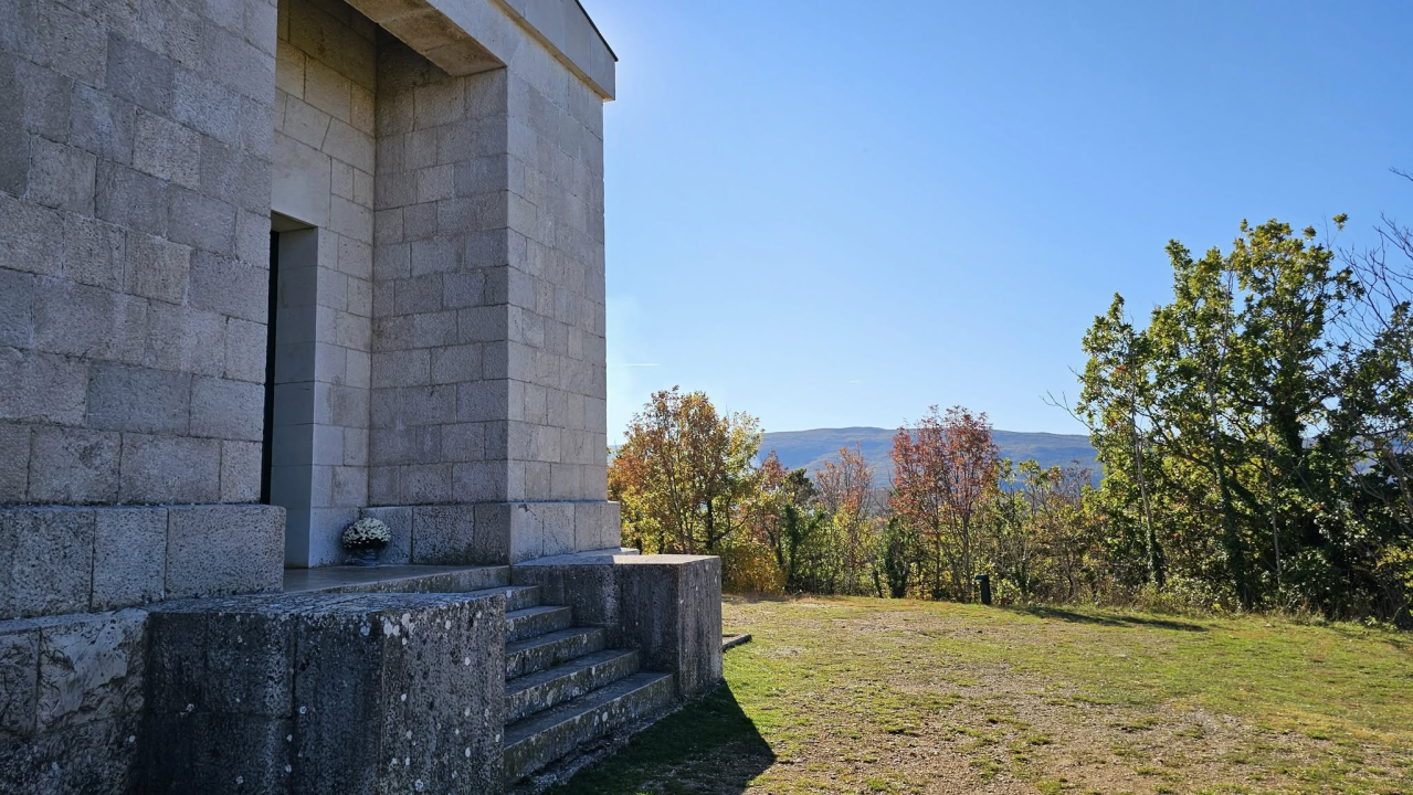 Mauzolej u Otavicama spomenik je jednom vremenu, rodnom kraju i zavjetu