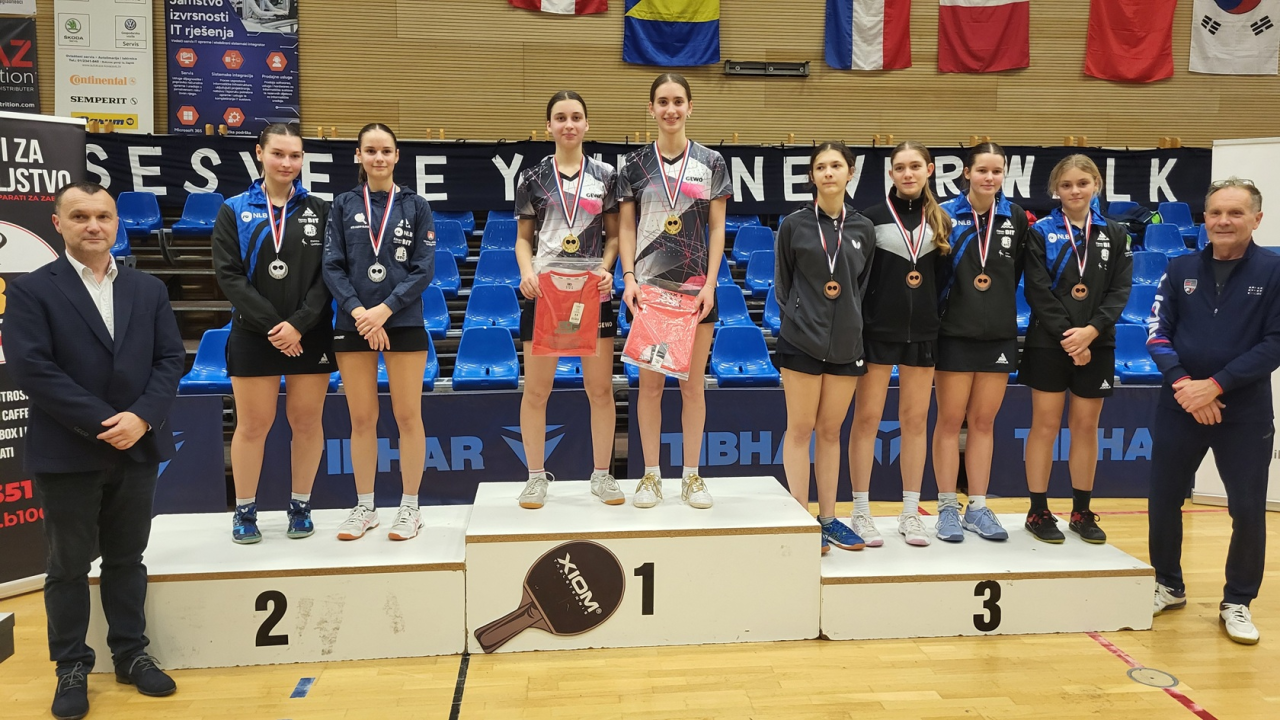 FOTO Stolnotenisačice Šibenika uspješne na kraju godine: tri medalje u Dubrovniku, četiri u Zagrebu