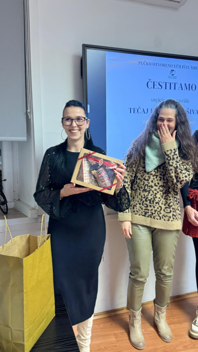 FOTO Uspješno završen tečaj krojenja i šivanja u POU Šibenik, a prijave za novi ciklus već su otvorene